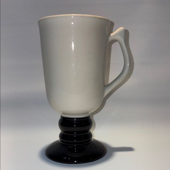 Modern Cream and Black Dining Mugs - Picture 1 of 7